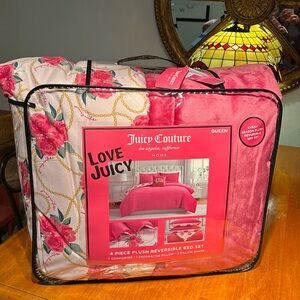 Juicy couture never opened queen size